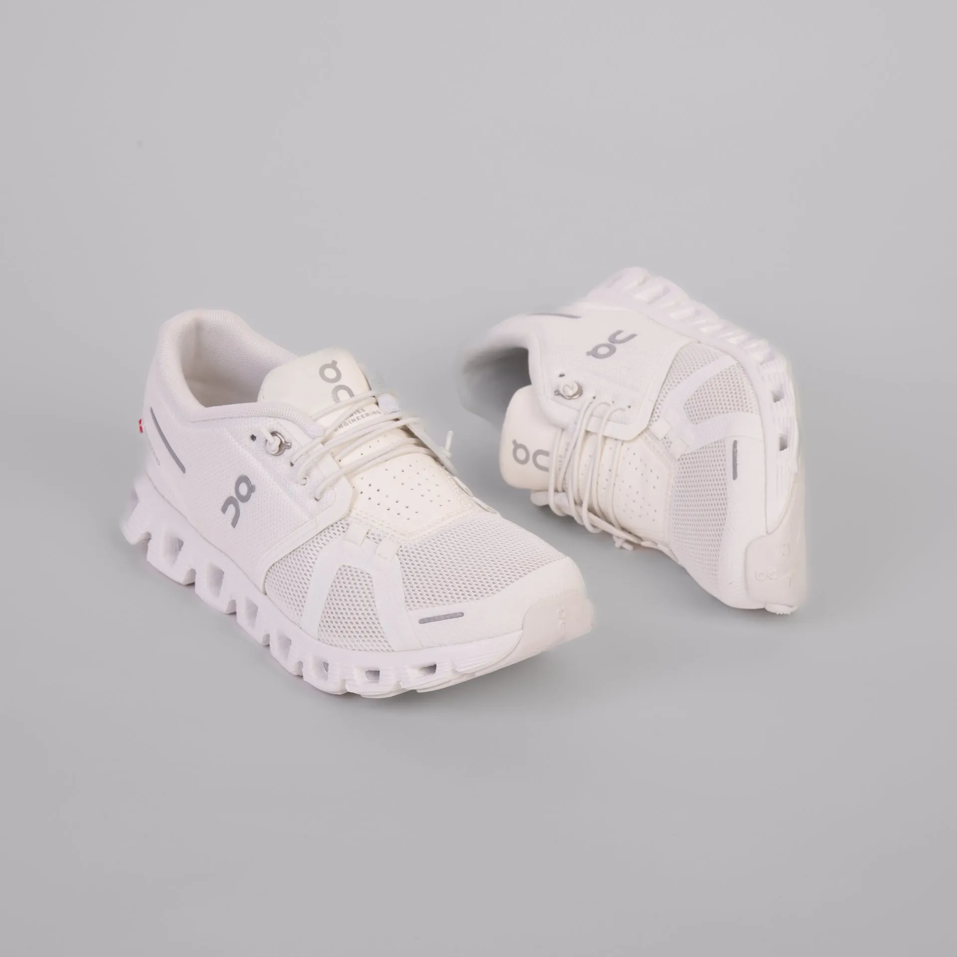 ON SNEAKERS CLOUD 5 ALL WHITE