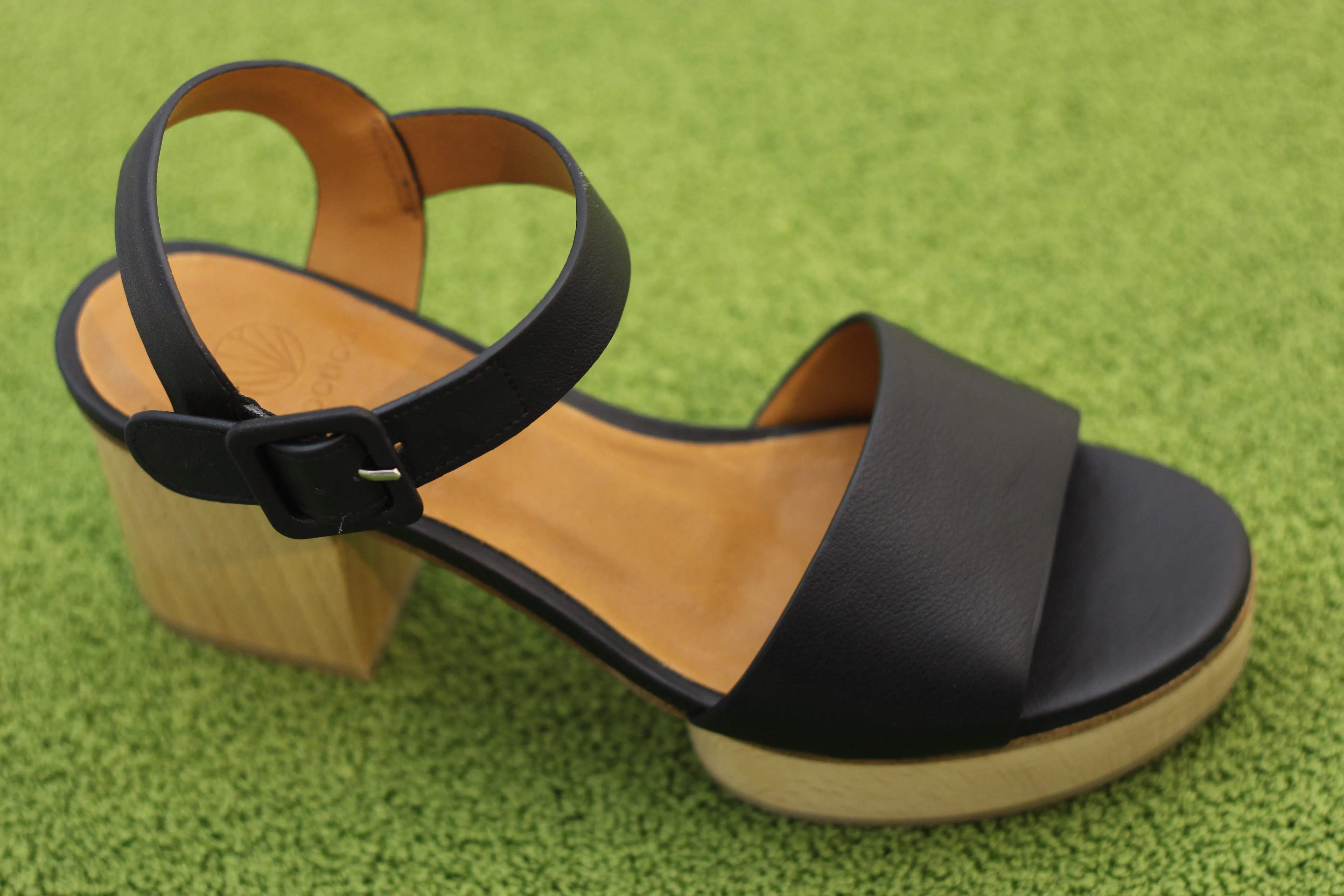 Women's Riviera Sandal - Black Leather